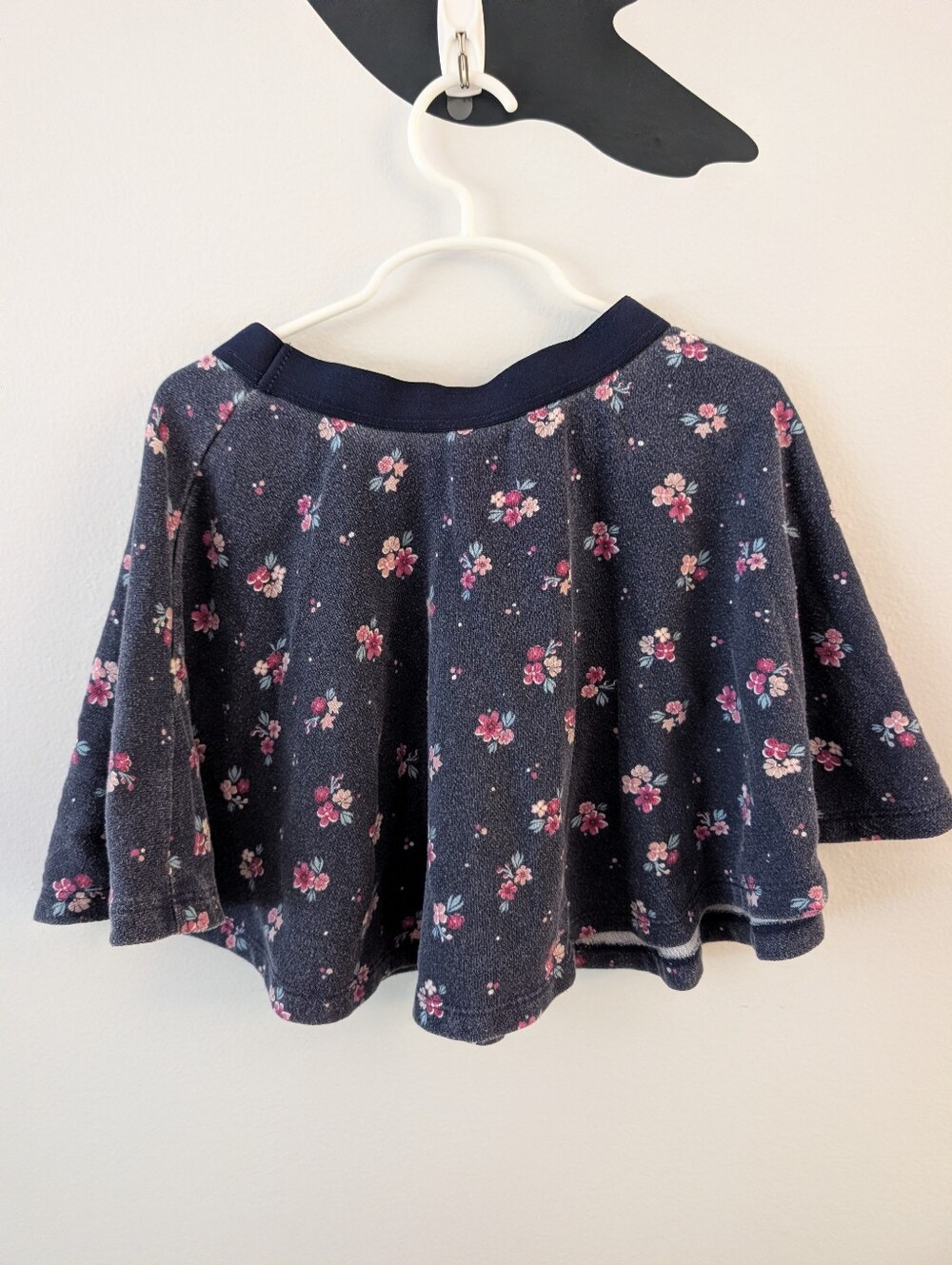 Gymboree Girls Navy Floral Skirt - Medium (7/8)